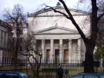 Die Schinkelsche Elisabethkirche gegenber dem Berliner Teesalon